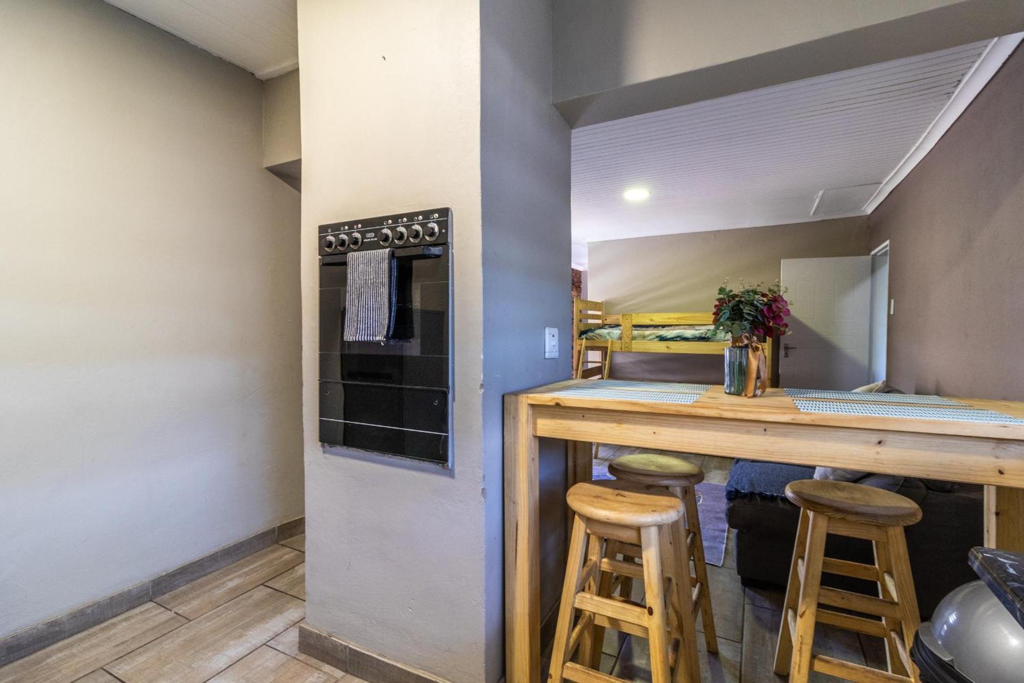 Bosveld In Die Stad 2 Guesthouse 阿尔伯顿 外观 照片